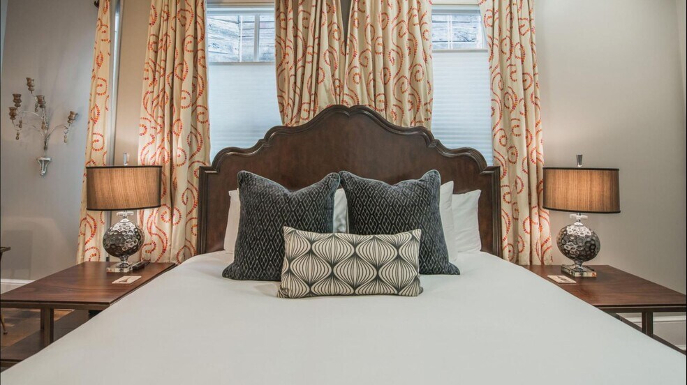 More Photos Of 36 Broadway St, Asheville Hotel For Sale