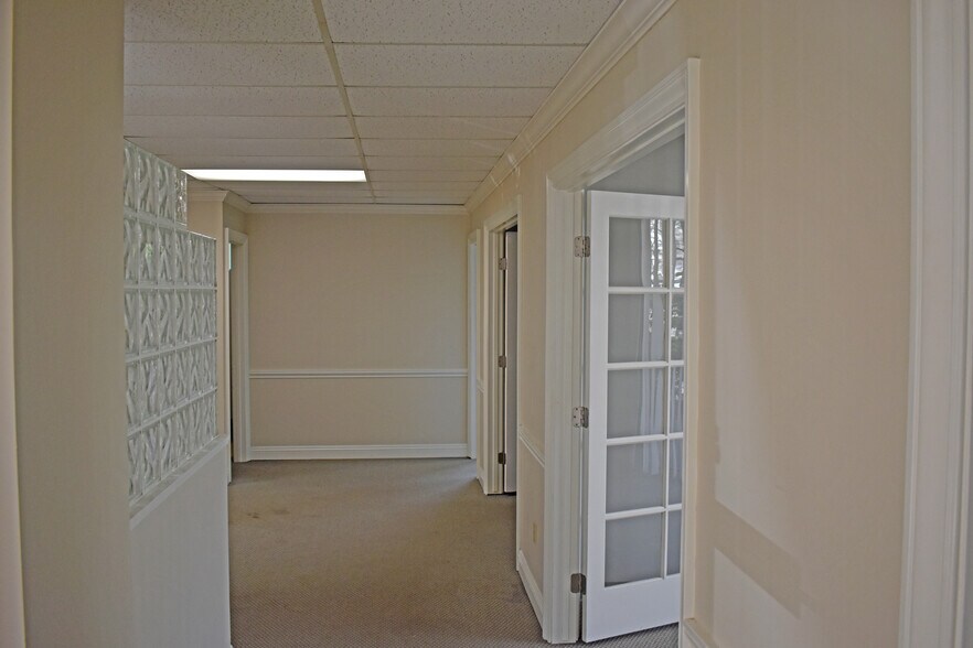 More Photos Of 100-114 Wikiup Dr, Santa Rosa Office For Lease