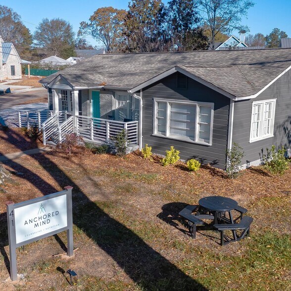 More Photos Of 41 Woodstock Rd, Roswell Office For Lease
