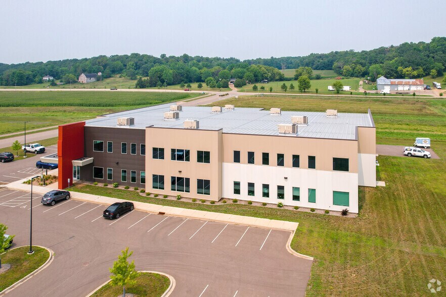 More Photos Of 1091 Sutherland Ave, River Falls Flex For Sale