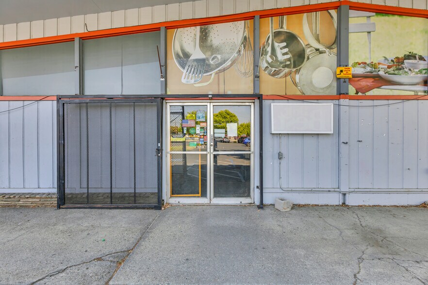 More Photos Of 5303 Freeport Blvd, Sacramento Storefront For Lease