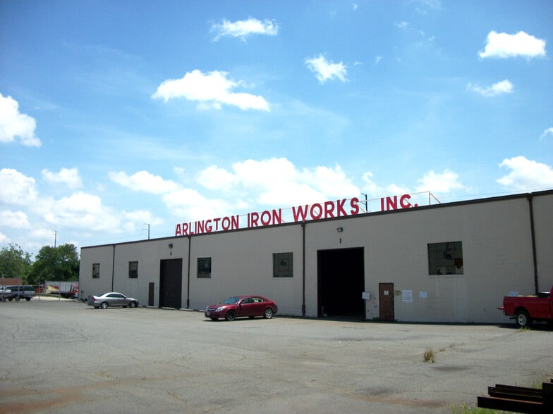 More Photos Of 9129 Euclid Ave, Manassas Warehouse For Lease