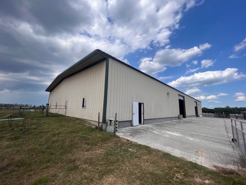 More Photos Of 17340 Parrish Grove, Dade City Industrial For Sale