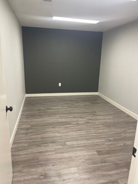 More Photos Of 11832 Newcastle Ave, Baton Rouge Office For Lease
