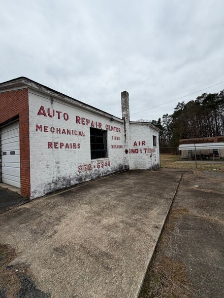 More Photos Of 10615 Crain hwy, Faulkner Auto Repair For Sale