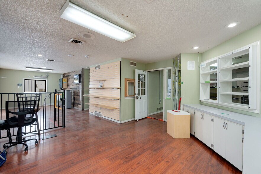 More Photos Of 2515 7th Ave, Garden City Warehouse For Lease