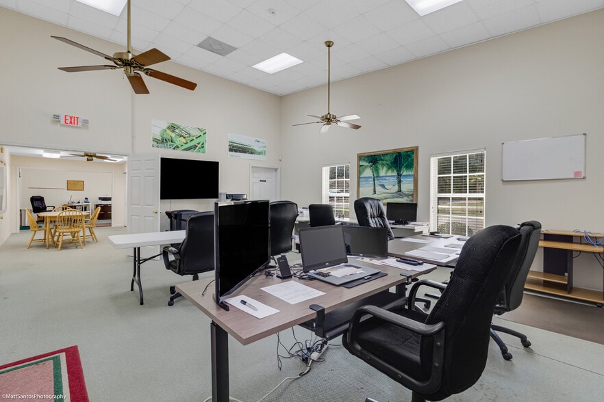 More Photos Of 328 Tiller Dr, Pawleys Island Warehouse For Lease