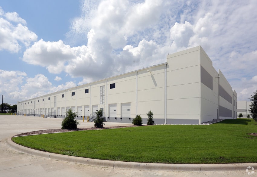 More Photos Of 4251 Dale Earnhardt Way, Northlake Warehouse For Lease