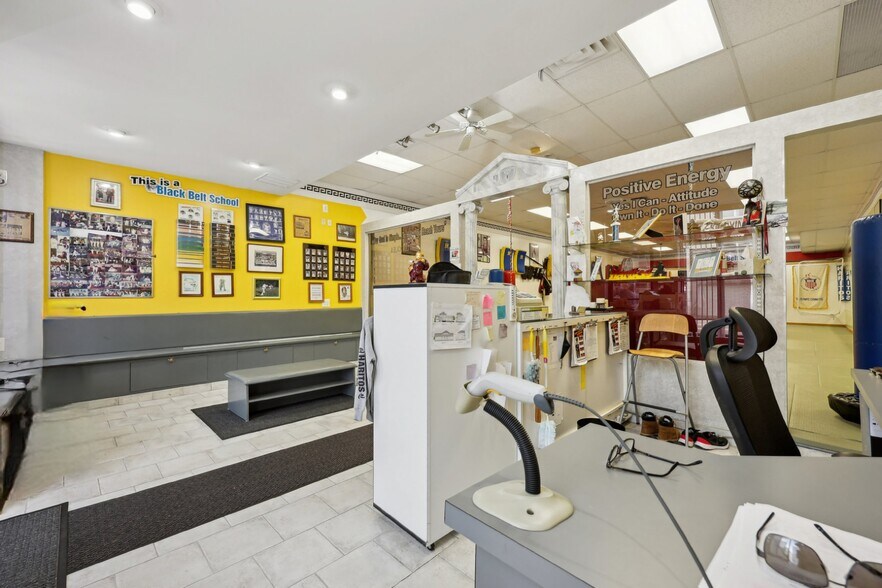 More Photos Of 266 Palisade Ave, Cliffside Park Storefront For Sale