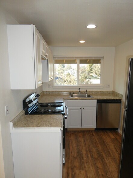 More Photos Of 2451-2473 Trade St SE, Salem Apartments For Sale