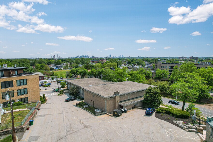 More Photos Of 401 Fellsway West, Medford Flex For Sale
