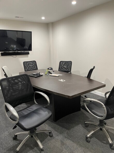 More Photos Of 2496 W 2nd Ave, Denver Warehouse For Lease