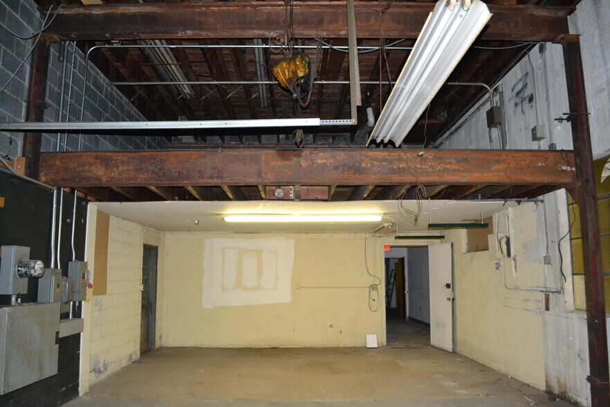More Photos Of 8-10 Romanelli Ave, South Hackensack Warehouse For Lease