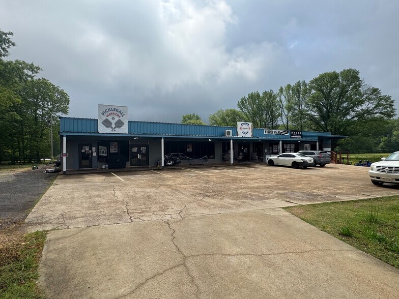 More Photos Of 2930 Springridge Rd, Raymond Freestanding For Lease