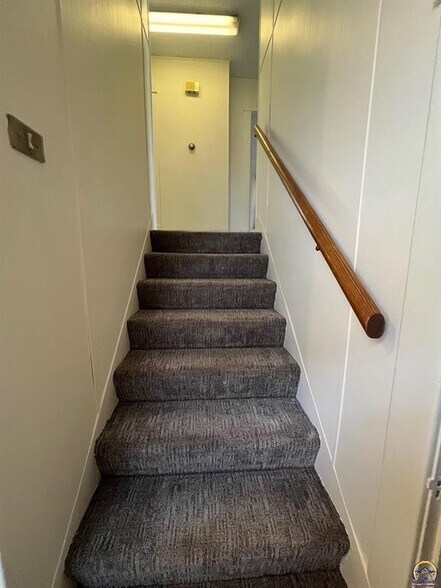 More Photos Of 1101 SW 10th Ave, Topeka Office For Sale