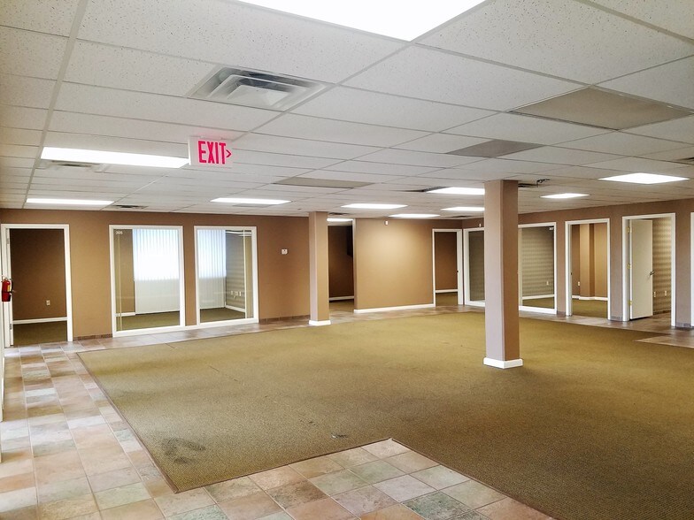 More Photos Of 55 E Thomas Rd, Phoenix Office For Sale