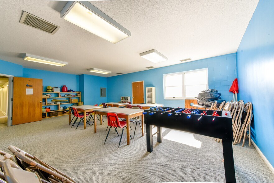 More Photos Of 3901 Raeford Rd, Fayetteville Religious Facility For Lease