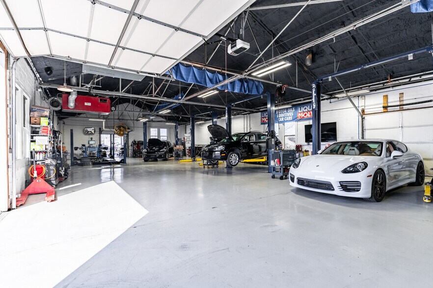 More Photos Of 425 Gum St, North Little Rock Auto Repair For Sale