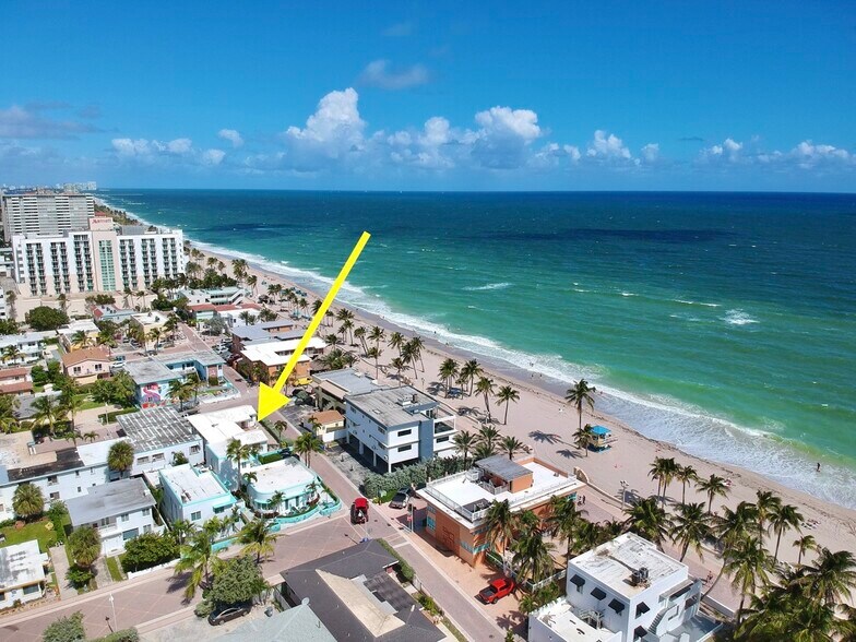 More Photos Of 2212 N Surf Rd, Hollywood Specialty For Sale