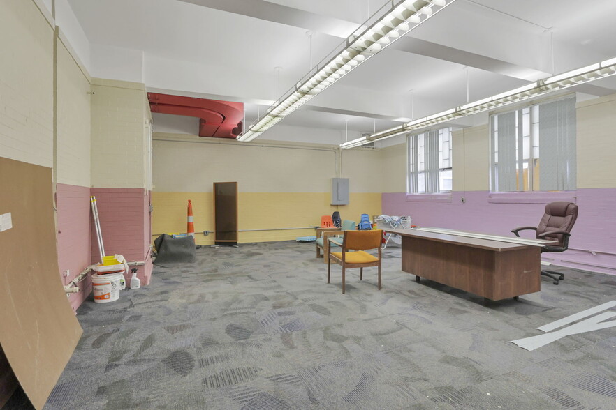 More Photos Of 300 E Auburn Ave, Springfield Office For Sale
