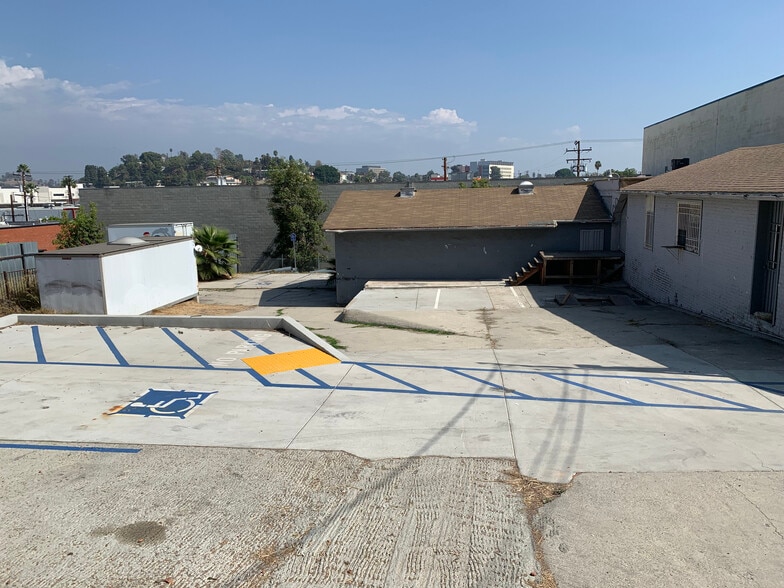 More Photos Of 1528 N Bonnie Beach Pl, Los Angeles Warehouse For Sale
