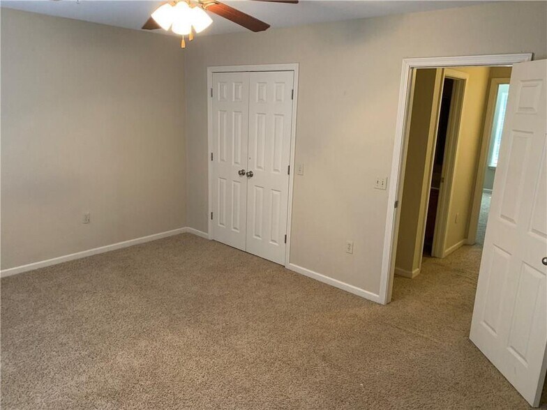 More Photos Of 108-118 E Blake St, Hinton Apartments For Sale