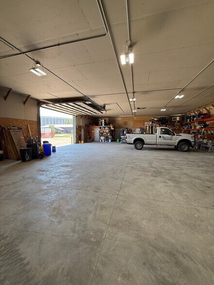 More Photos Of 1716 26th St S, Moorhead Warehouse For Sale