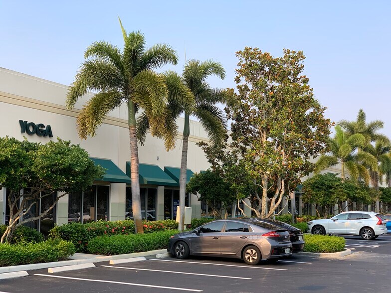 More Photos Of 2900 Glades Cir, Weston Unknown For Lease