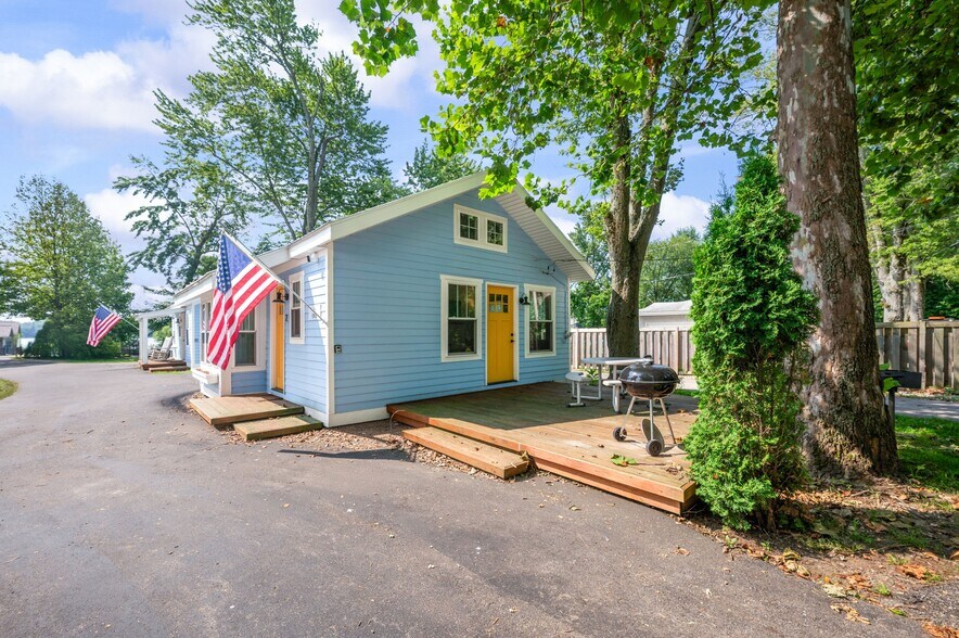 More Photos Of 5358 Paw Paw Lake Rd, Coloma Apartments For Sale
