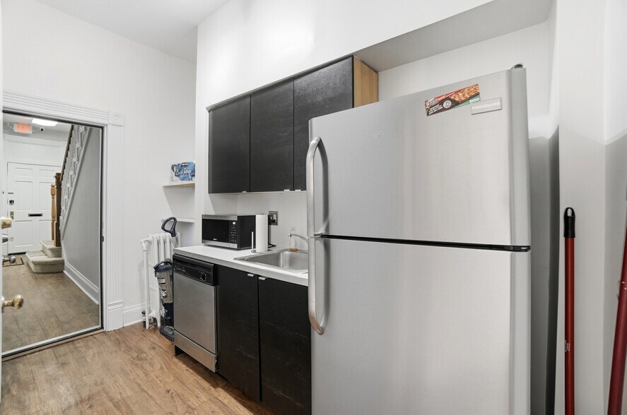 More Photos Of 2337 Victory Pky, Cincinnati Office Residential For Sale