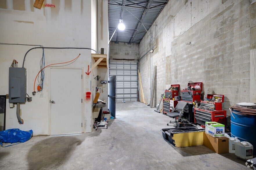 More Photos Of 227 SW 3rd Ave, Cape Coral Warehouse For Sale