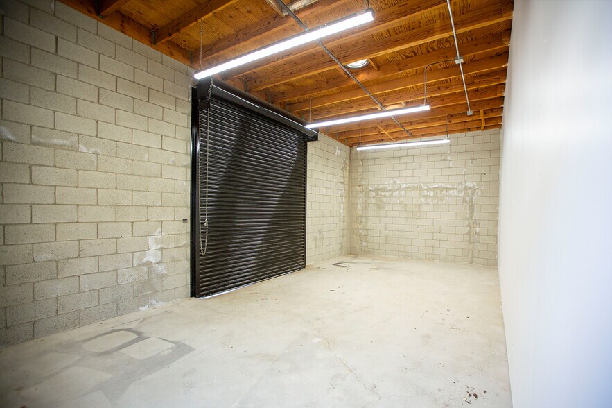 More Photos Of 12924 Yukon Ave, Hawthorne Service For Sale