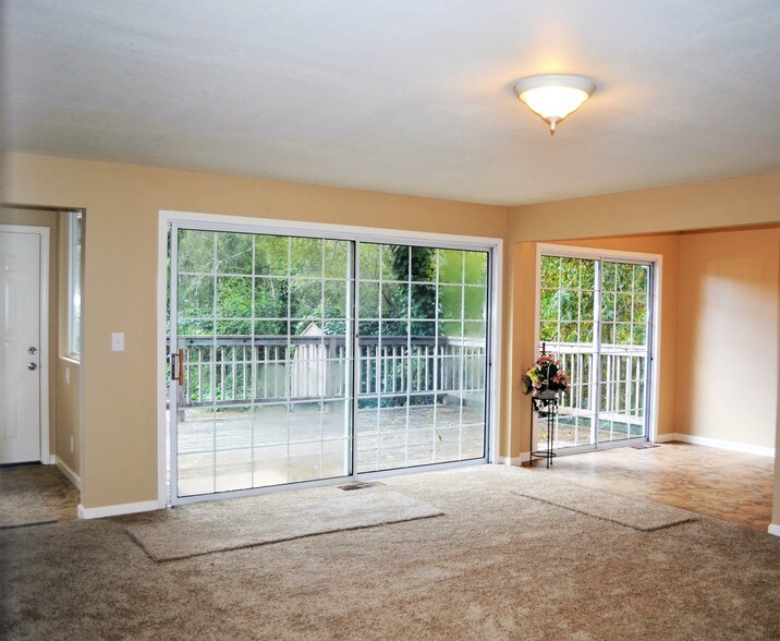 More Photos Of 5800 Valley Dr, Felton Apartments For Sale