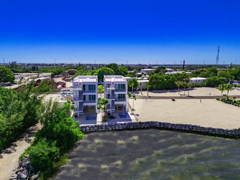 More Photos Of , Marathon Unknown For Sale