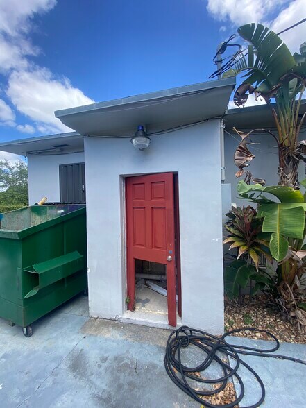 More Photos Of 3080 W Flagler St, Miami Medical For Sale