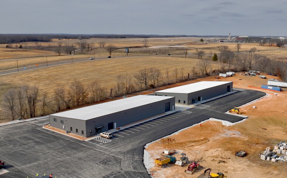 More Photos Of 1894 E 1st Ave, Bentonville Industrial For Lease