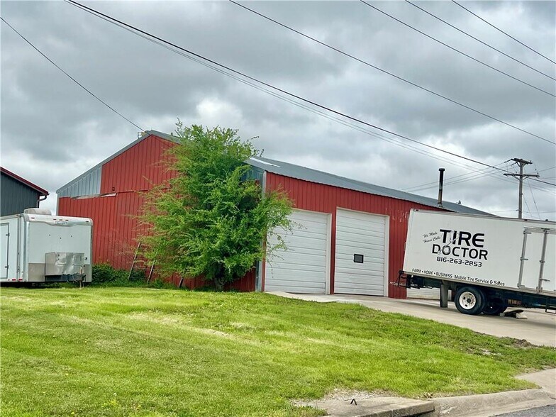 More Photos Of 101 N 3rd St, Odessa Industrial For Sale
