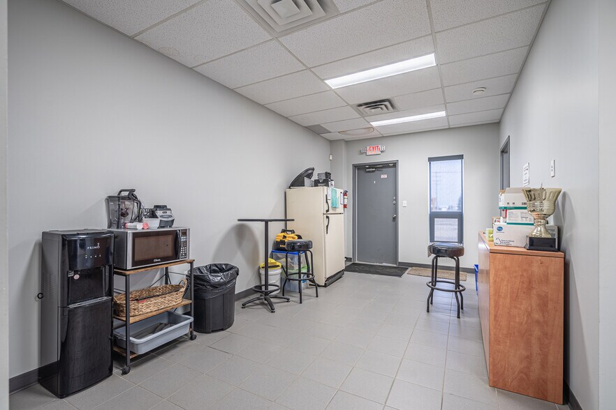 More Photos Of 6006 53 Av, Lloydminster Warehouse For Sale