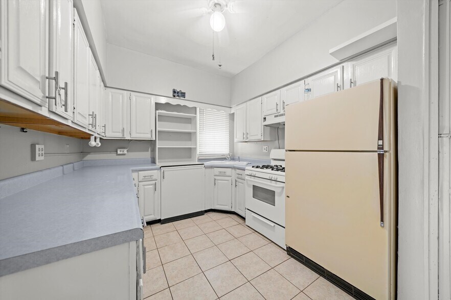 More Photos Of 6058 S Massasoit Ave, Chicago Apartments For Sale