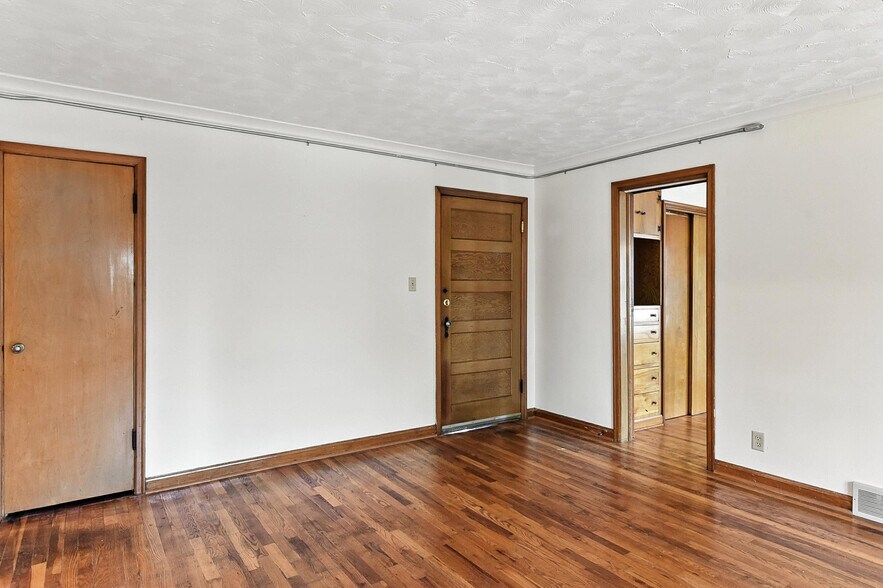 More Photos Of 817 N 48th St, Omaha Apartments For Sale