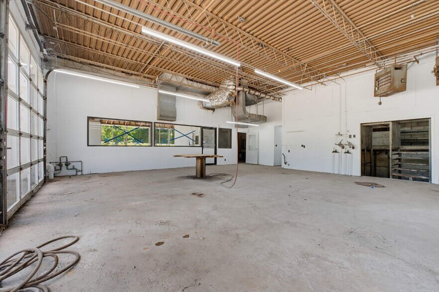 More Photos Of 1366 E Main St, Shrub Oak Unknown For Lease