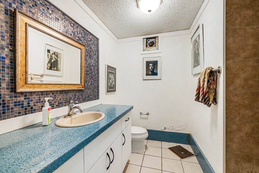 More Photos Of 4775-4779 E Ramon Rd, Palm Springs Warehouse For Sale