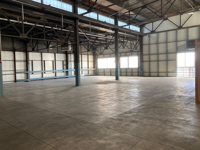 More Photos Of 93 State Pier, New Bedford Distribution For Lease