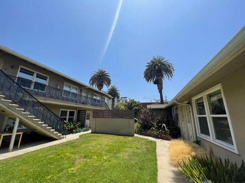 More Photos Of 1437-1443 9th St, Santa Monica Apartments For Sale