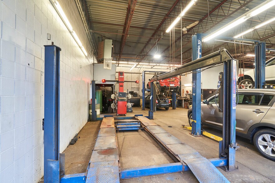 More Photos Of 2441 Romig Rd, Akron Auto Repair For Sale