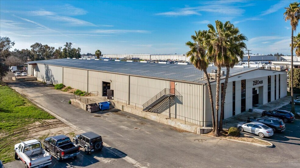 More Photos Of 1343 S Main St, Porterville Warehouse For Sale