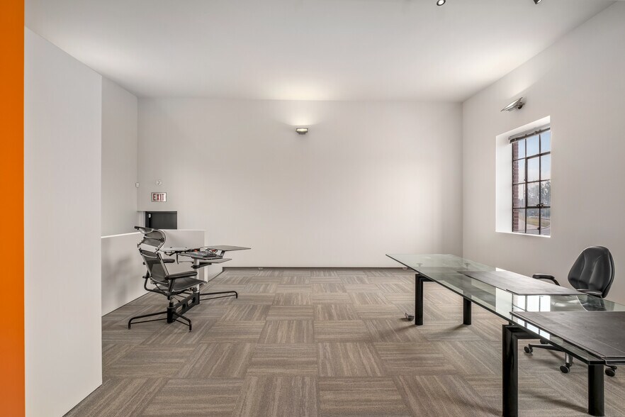 More Photos Of 2225 15th St SE, Calgary Warehouse For Sale