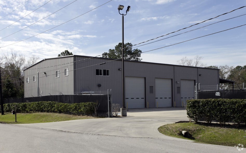 Primary Photo Of 11318 Bedford St, Houston Warehouse For Sale