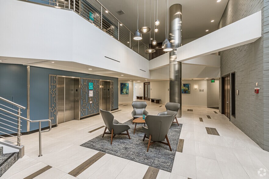 More Photos Of 3838 Camino del Rio N, San Diego Office For Lease