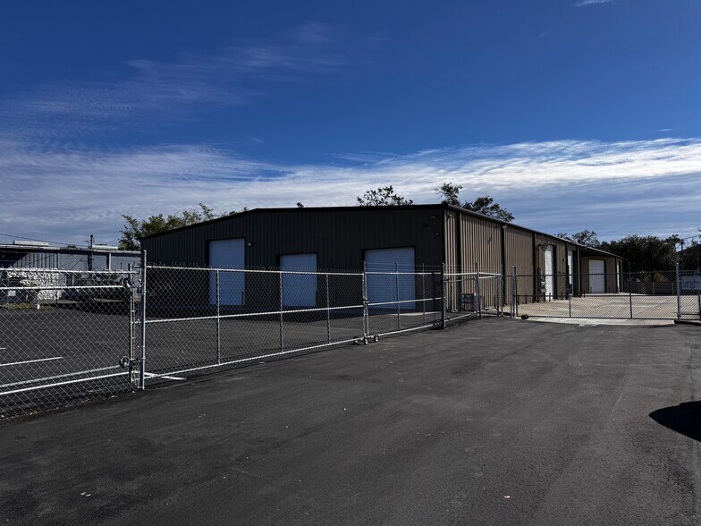 Primary Photo Of 4169 Hillsborough Ave, Tampa Warehouse For Lease